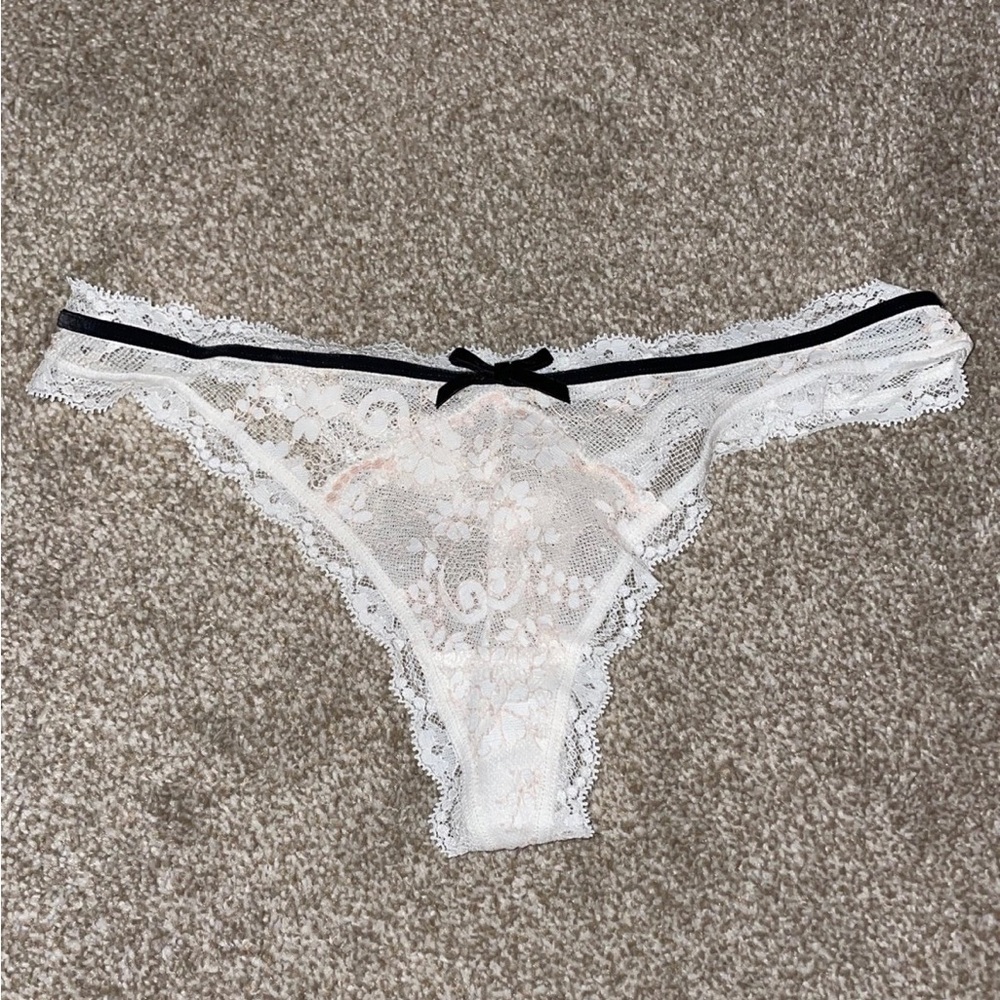 Victoria’s Secret Lingerie Set - Picture 4 of 8